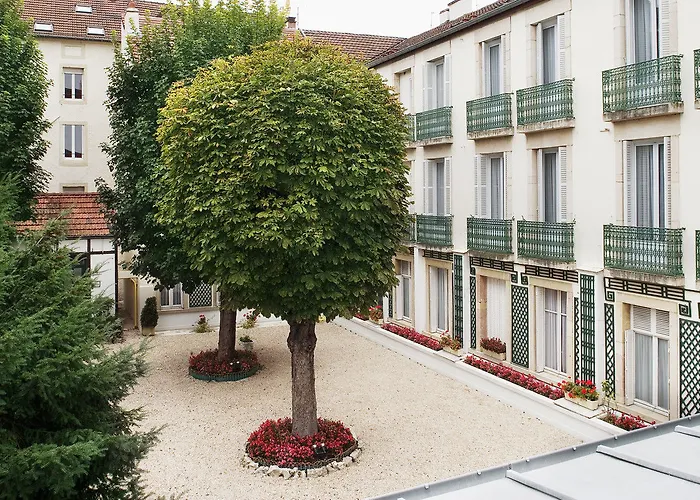 Hotel Oceania Le Jura 4*